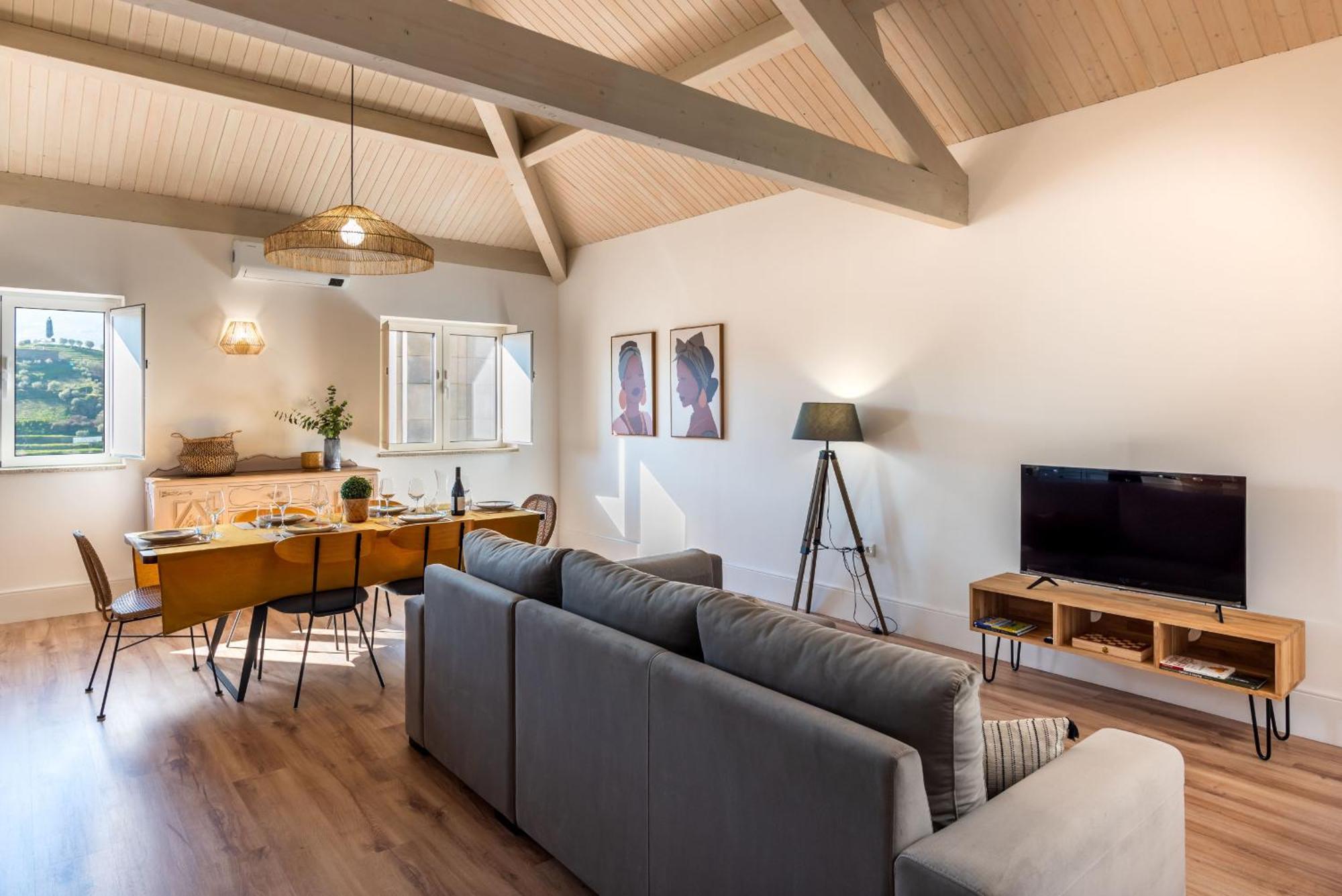 Feel Discovery Homes In Douro